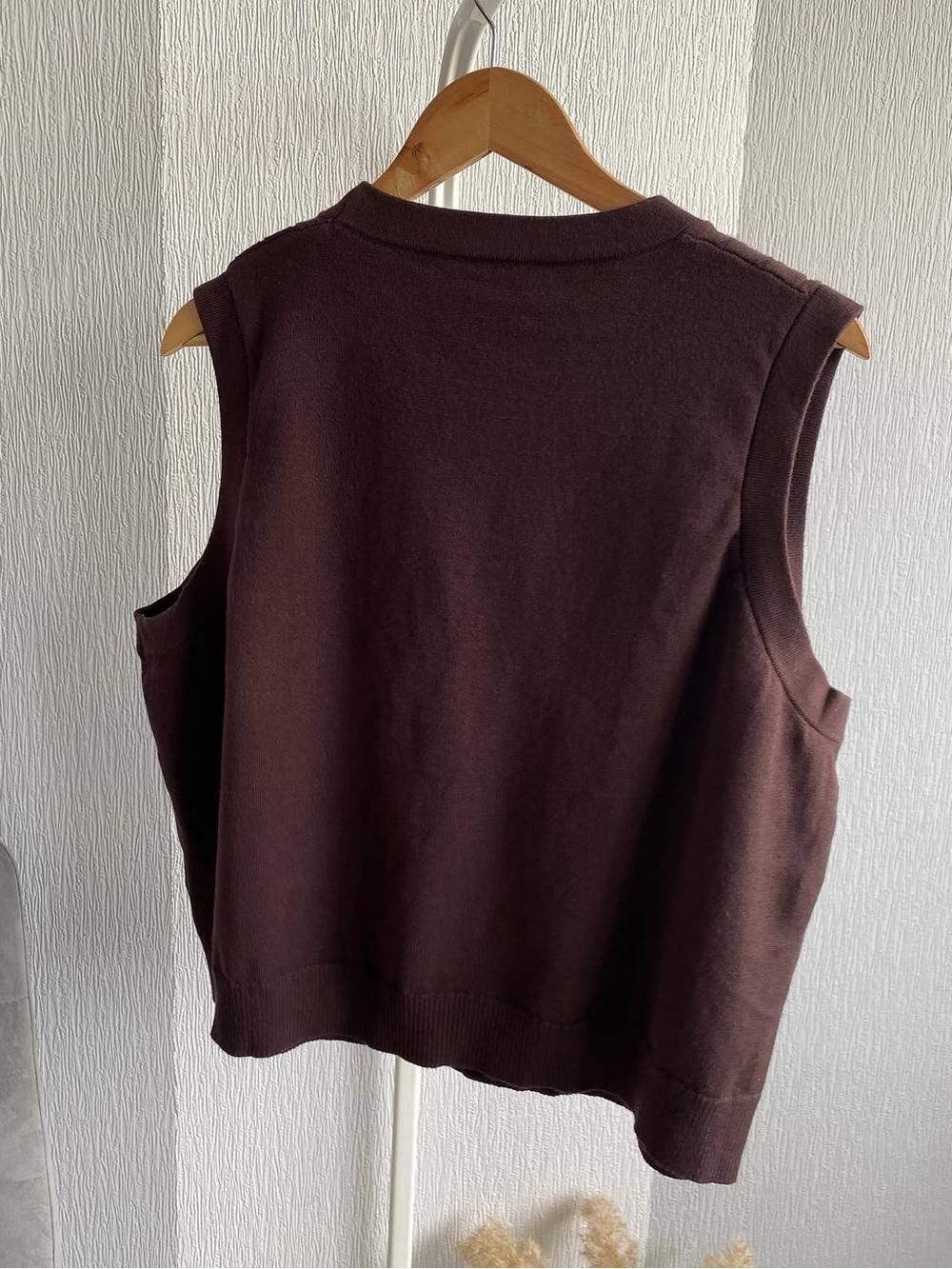 Cable Knit Sweater Vest Brown Gold Button V Neck Sleeveless | Size XL | - Picture 2 of 3